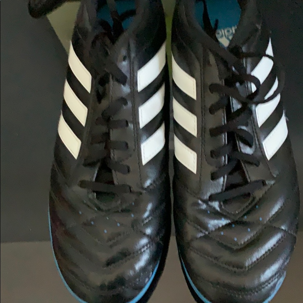 Soccer cleats